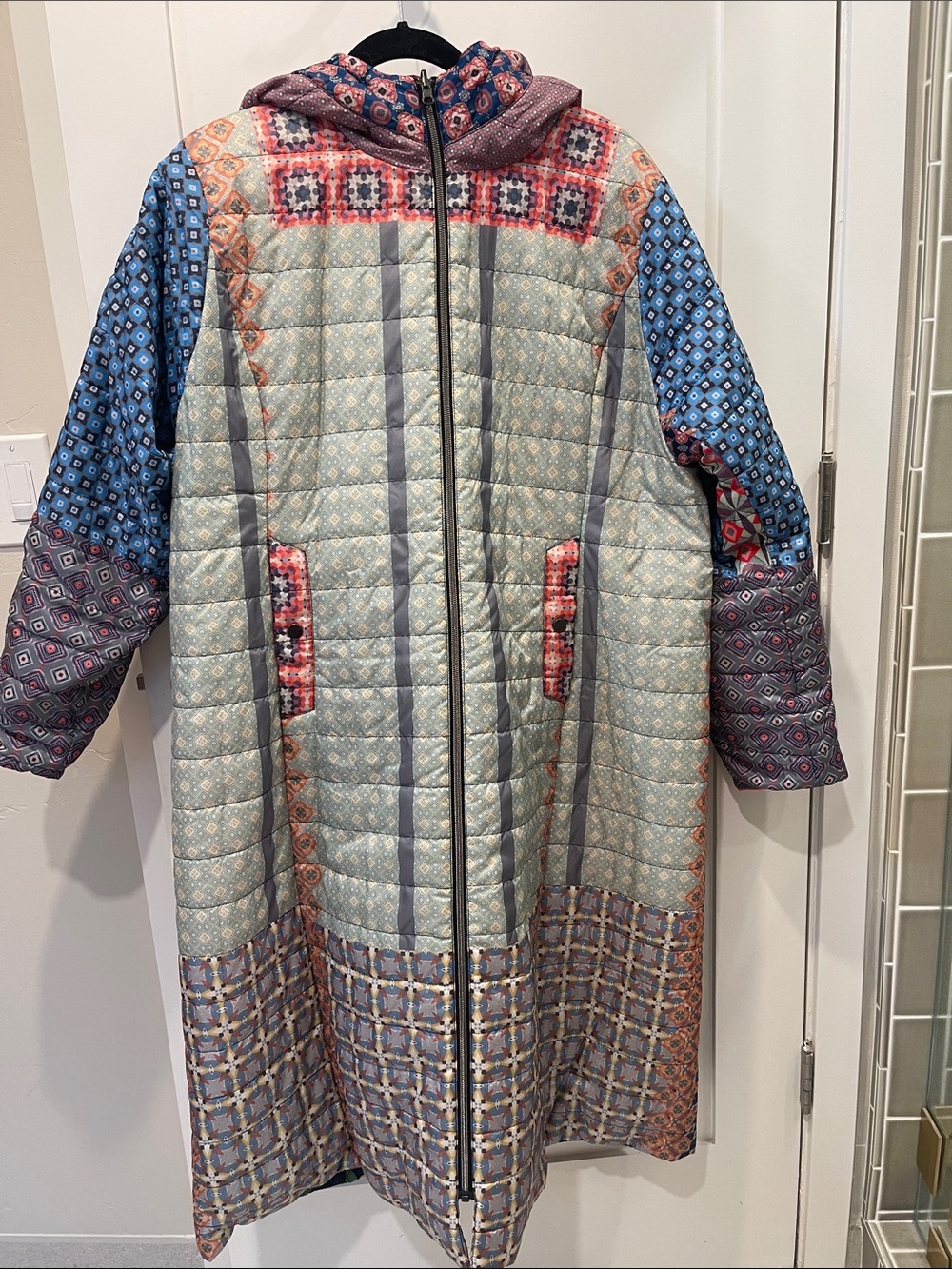 Johnny Was Reversible Coral, Navy & Light Blue Quilted Hooded Puffer Coat Sz XL